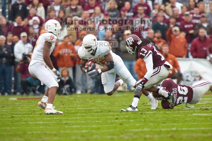 The University of Texas, Austin played Texas A&M in football at Kyle Field, College Station, on November 23, 2007.  UT lost to the Aggies, 30 to 38.

Filename: SRM_20071123_1551346.jpg
Aperture: f/5.6
Shutter Speed: 1/400
Body: Canon EOS-1D Mark II
Lens: Canon EF 300mm f/2.8 L IS