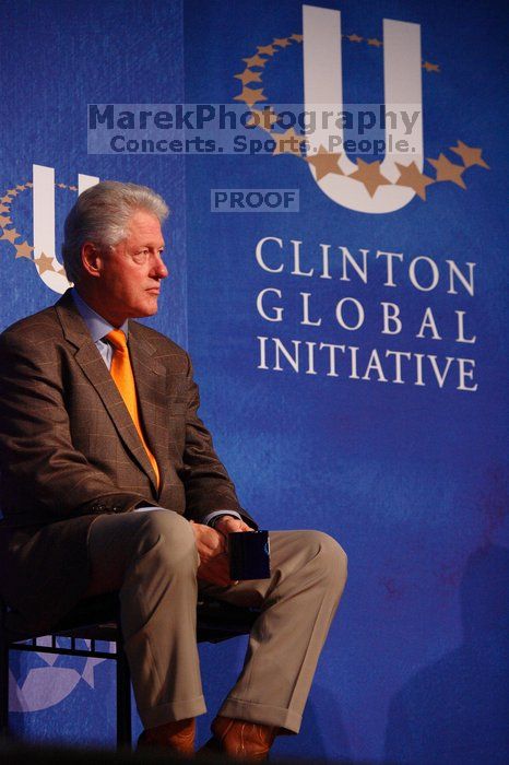 Former President Bill Clinton listens to UT President William Powers Jr. speak at the opening plenary session of the CGIU meeting.  Day one of the 2nd Annual Clinton Global Initiative University (CGIU) meeting was held at The University of Texas at Austin, Friday, February 13, 2009.

Filename: SRM_20090213_16331683.jpg
Aperture: f/4.0
Shutter Speed: 1/200
Body: Canon EOS-1D Mark II
Lens: Canon EF 80-200mm f/2.8 L