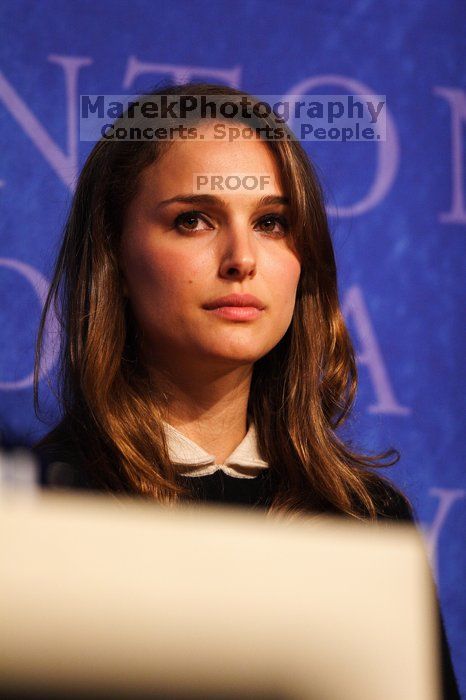 Natalie Portman was one of the guest speakers at the first plenary session of the CGIU meeting.  Day one of the 2nd Annual Clinton Global Initiative University (CGIU) meeting was held at The University of Texas at Austin, Friday, February 13, 2009.

Filename: SRM_20090213_16535432.jpg
Aperture: f/2.8
Shutter Speed: 1/320
Body: Canon EOS 20D
Lens: Canon EF 300mm f/2.8 L IS