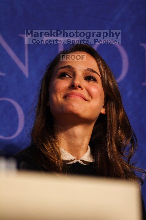 Natalie Portman spoke about micro-loans, especially for women to start their own businesses, in poor and developing countries, at the opening plenary session of the CGIU meeting.  Day one of the 2nd Annual Clinton Global Initiative University (CGIU) meeting was held at The University of Texas at Austin, Friday, February 13, 2009.

Filename: SRM_20090213_16535737.jpg
Aperture: f/2.8
Shutter Speed: 1/400
Body: Canon EOS 20D
Lens: Canon EF 300mm f/2.8 L IS