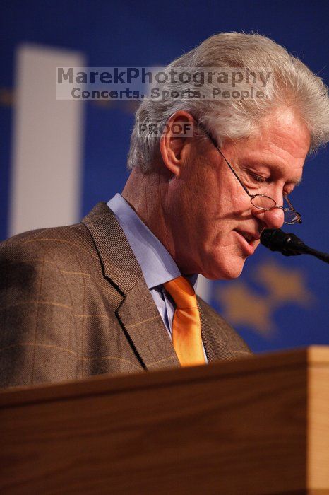 Former President Bill Clinton moderated the discussion between Natalie Portman, Mambidzeni Madzivire, BME graduate student at Mayo Graduate School, Blake Mycoskie, founder of TOMS shoes, and Paul Bell, president of Dell Global Public, during the first plenary session at the CGIU meeting.  Day one of the 2nd Annual Clinton Global Initiative University (CGIU) meeting was held at The University of Texas at Austin, Friday, February 13, 2009.

Filename: SRM_20090213_16552255.jpg
Aperture: f/2.8
Shutter Speed: 1/320
Body: Canon EOS 20D
Lens: Canon EF 300mm f/2.8 L IS