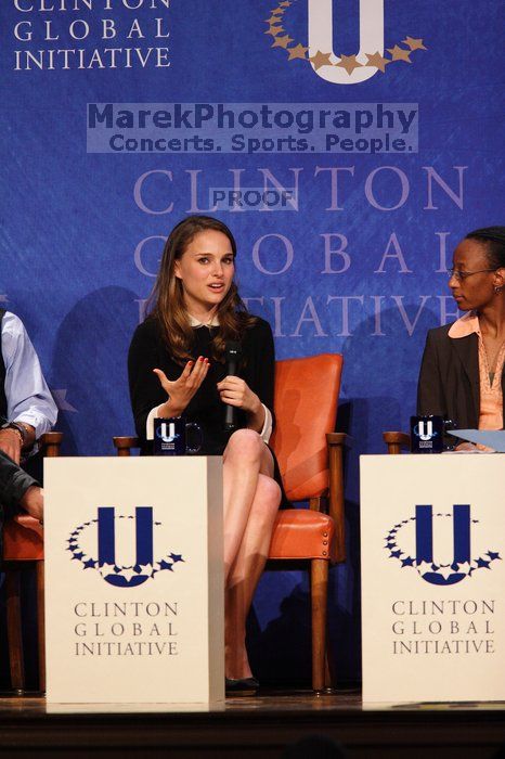 Natalie Portman was one of the guest speakers at the first plenary session of the CGIU meeting.  Day one of the 2nd Annual Clinton Global Initiative University (CGIU) meeting was held at The University of Texas at Austin, Friday, February 13, 2009.

Filename: SRM_20090213_17045341.jpg
Aperture: f/4.0
Shutter Speed: 1/250
Body: Canon EOS 20D
Lens: Canon EF 300mm f/2.8 L IS