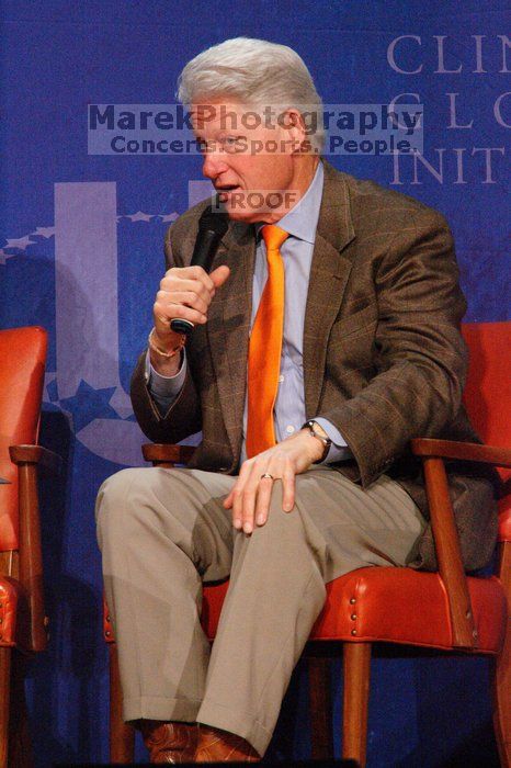 Former President Bill Clinton moderated the discussion between Natalie Portman, Mambidzeni Madzivire, BME graduate student at Mayo Graduate School, Blake Mycoskie, founder of TOMS shoes, and Paul Bell, president of Dell Global Public, during the first plenary session at the CGIU meeting.  Day one of the 2nd Annual Clinton Global Initiative University (CGIU) meeting was held at The University of Texas at Austin, Friday, February 13, 2009.

Filename: SRM_20090213_17174827.jpg
Aperture: f/5.6
Shutter Speed: 1/250
Body: Canon EOS-1D Mark II
Lens: Canon EF 300mm f/2.8 L IS