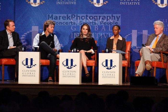 Paul Bell (1-L), president of Dell Global Public, Blake Mycoskie (2-L), founder of TOMS shoes, Natalie Portman (C), Mambidzeni Madzivire (2-R), BME graduate student at Mayo Graduate School, and Former President Bill Clinton (1-R) at the first plenary session of the CGIU meeting.  Day one of the 2nd Annual Clinton Global Initiative University (CGIU) meeting was held at The University of Texas at Austin, Friday, February 13, 2009.

Filename: SRM_20090213_17245809.jpg
Aperture: f/4.0
Shutter Speed: 1/320
Body: Canon EOS-1D Mark II
Lens: Canon EF 300mm f/2.8 L IS