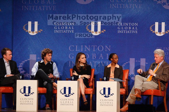 Paul Bell (1-L), president of Dell Global Public, Blake Mycoskie (2-L), founder of TOMS shoes, Natalie Portman (C), Mambidzeni Madzivire (2-R), BME graduate student at Mayo Graduate School, and Former President Bill Clinton (1-R) at the first plenary session of the CGIU meeting.  Day one of the 2nd Annual Clinton Global Initiative University (CGIU) meeting was held at The University of Texas at Austin, Friday, February 13, 2009.

Filename: SRM_20090213_17282843.jpg
Aperture: f/4.0
Shutter Speed: 1/320
Body: Canon EOS-1D Mark II
Lens: Canon EF 300mm f/2.8 L IS