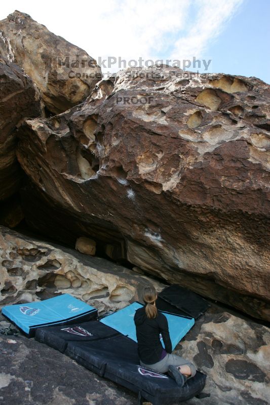 Bouldering during the Hueco Tanks Awesome Fest 14.2.

Filename: srm_20140222_16261003.jpg
Aperture: f/4.0
Shutter Speed: 1/1000
Body: Canon EOS-1D Mark II
Lens: Canon EF 16-35mm f/2.8 L