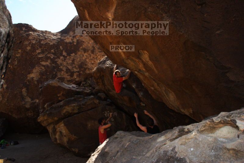 Bouldering in Hueco Tanks on %m/%d/%Y

Filename: SRM_20160219_1249180.jpg
Aperture: f/7.1
Shutter Speed: 1/250
Body: Canon EOS 20D
Lens: Canon EF 16-35mm f/2.8 L