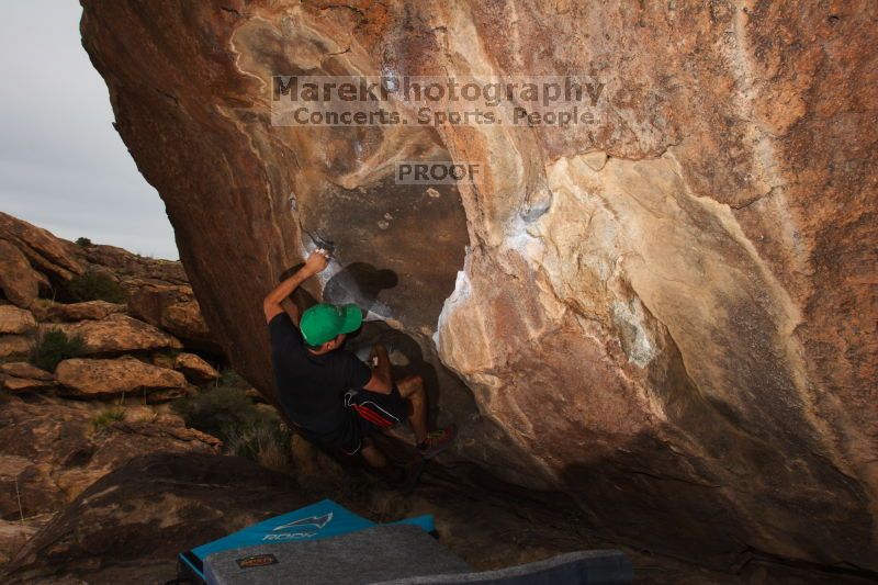 Bouldering in Hueco Tanks on 02/20/2016

Filename: SRM_20160220_1731190.JPG
Aperture: f/9.0
Shutter Speed: 1/250
Body: Canon EOS 20D
Lens: Canon EF 16-35mm f/2.8 L