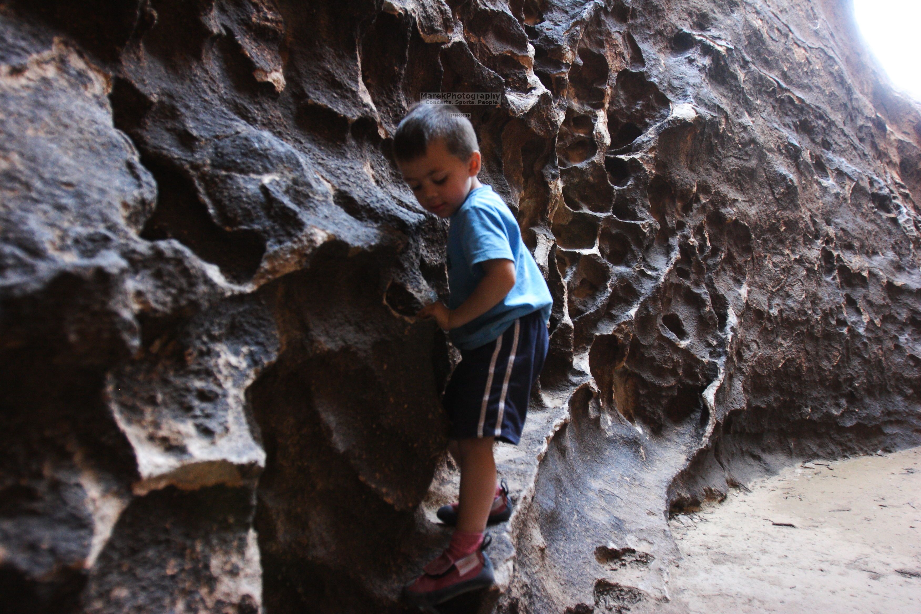 Bouldering in Hueco Tanks on 03/26/2016 with Blue Lizard Climbing and Yoga

Filename: SRM_20160326_1542400.jpg
Aperture: f/2.8
Shutter Speed: 1/50
Body: Canon EOS 20D
Lens: Canon EF 16-35mm f/2.8 L