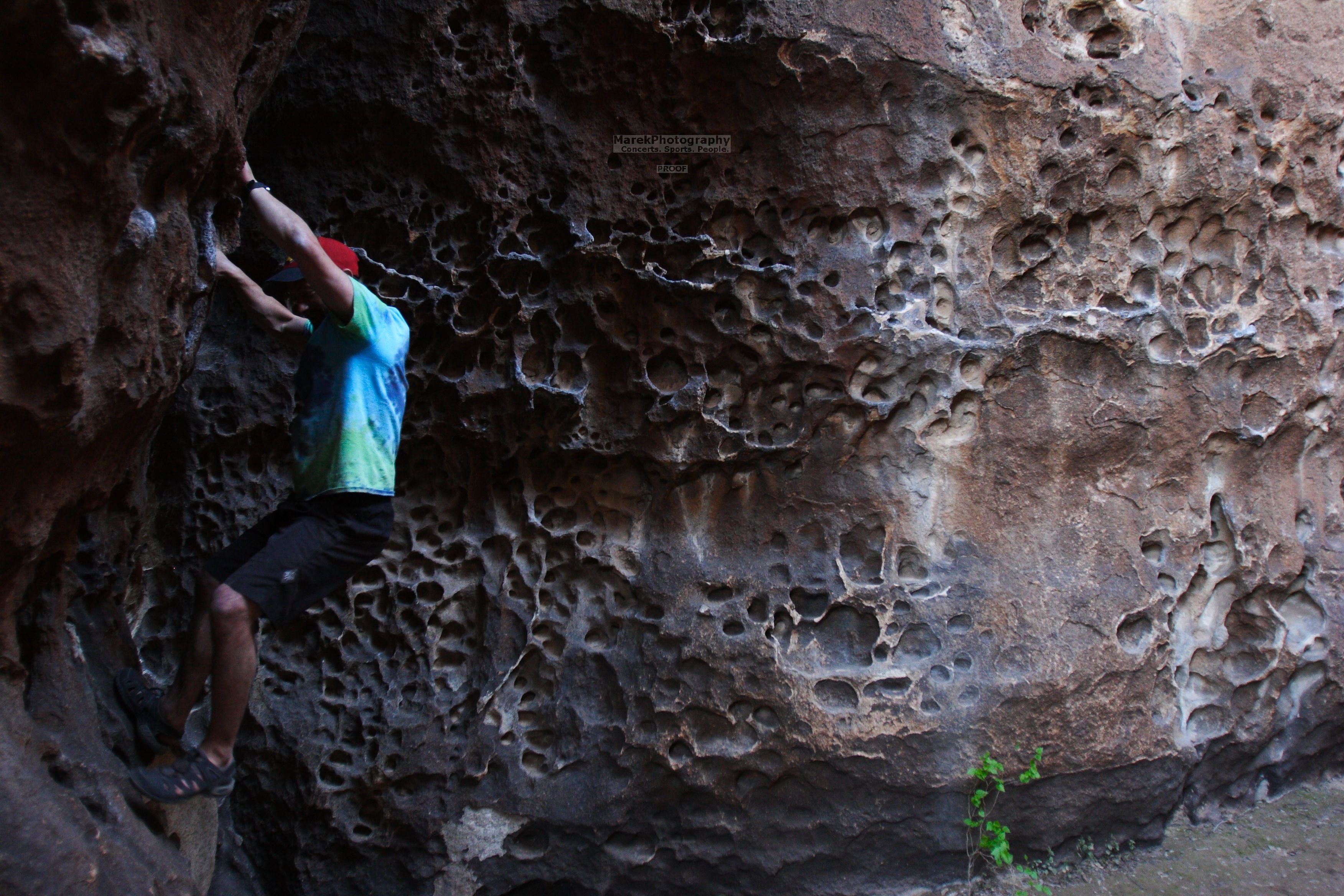 Bouldering in Hueco Tanks on 03/26/2016 with Blue Lizard Climbing and Yoga

Filename: SRM_20160326_1600301.jpg
Aperture: f/2.8
Shutter Speed: 1/80
Body: Canon EOS 20D
Lens: Canon EF 16-35mm f/2.8 L