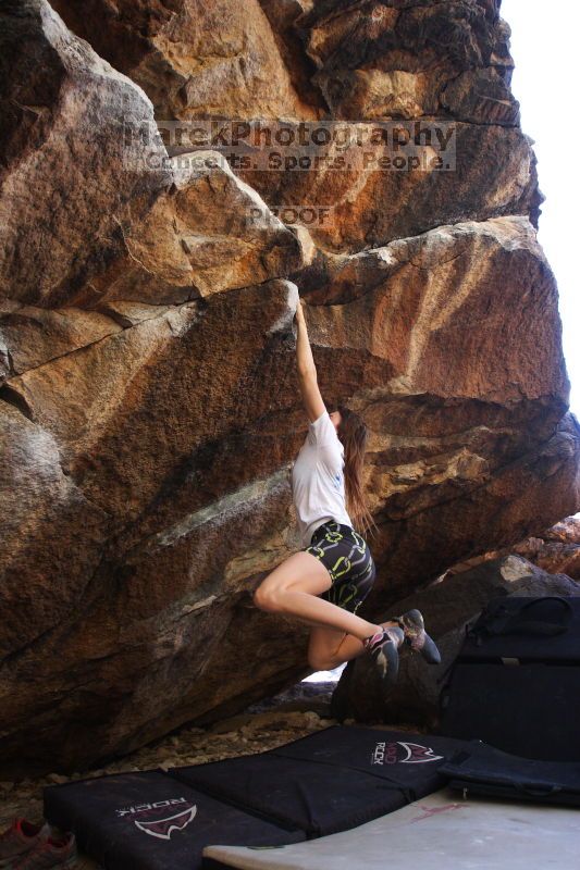 Bouldering in Hueco Tanks on 04/11/2016 with Blue Lizard Climbing and Yoga

Filename: SRM_20160411_1649093.jpg
Aperture: f/3.2
Shutter Speed: 1/400
Body: Canon EOS 20D
Lens: Canon EF 16-35mm f/2.8 L