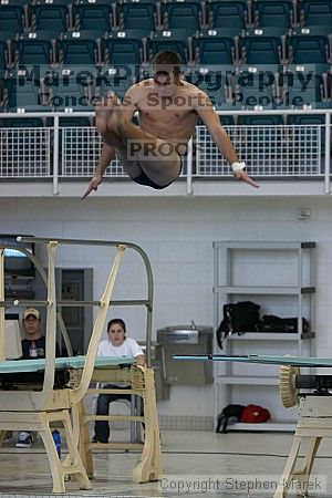 Diver Pete Doblar competes against the University of Tennessee.

Filename: crw_2142_std.jpg
Aperture: f/3.2
Shutter Speed: 1/320
Body: Canon EOS DIGITAL REBEL
Lens: Canon EF 80-200mm f/2.8 L