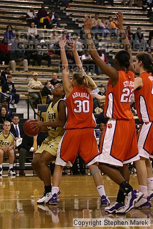 The Georgia Tech women's basketball team played Clemson.

Filename: img_0645_std.jpg
Aperture: f/2.8
Shutter Speed: 1/320
Body: Canon EOS DIGITAL REBEL
Lens: Canon EF 80-200mm f/2.8 L