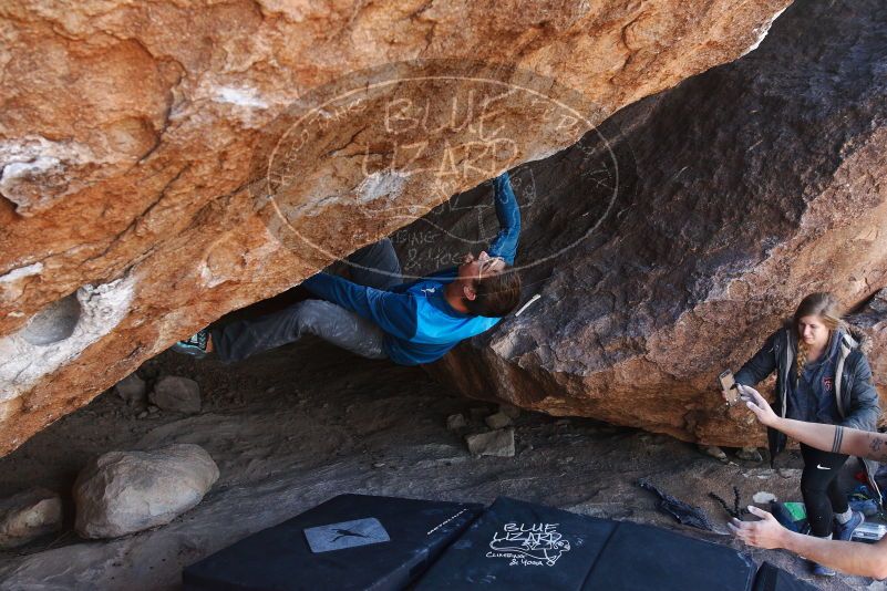 Bouldering in Hueco Tanks on 11/24/2018 with Blue Lizard Climbing and Yoga

Filename: SRM_20181124_1314410.jpg
Aperture: f/5.6
Shutter Speed: 1/250
Body: Canon EOS-1D Mark II
Lens: Canon EF 16-35mm f/2.8 L