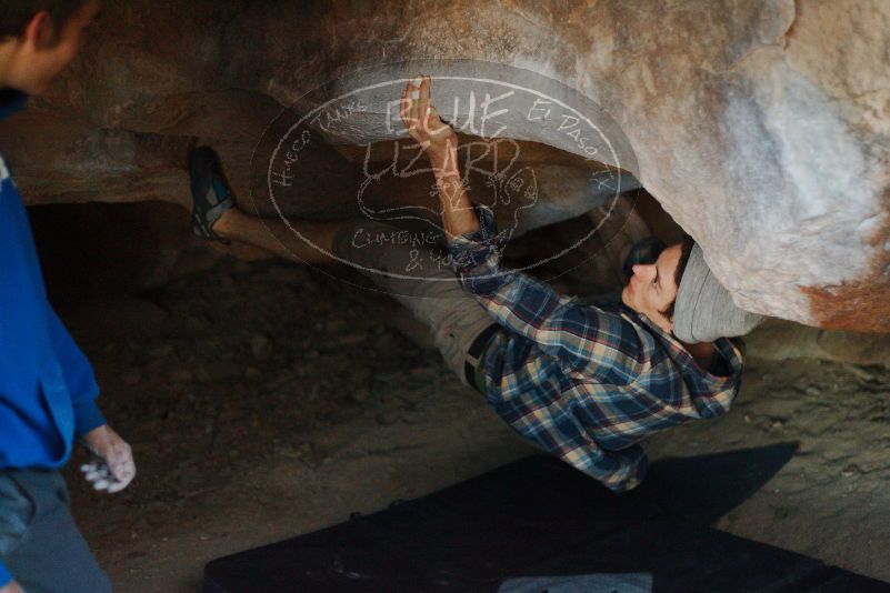 Bouldering in Hueco Tanks on 12/01/2018 with Blue Lizard Climbing and Yoga

Filename: SRM_20181201_1057420.jpg
Aperture: f/2.2
Shutter Speed: 1/250
Body: Canon EOS-1D Mark II
Lens: Canon EF 50mm f/1.8 II