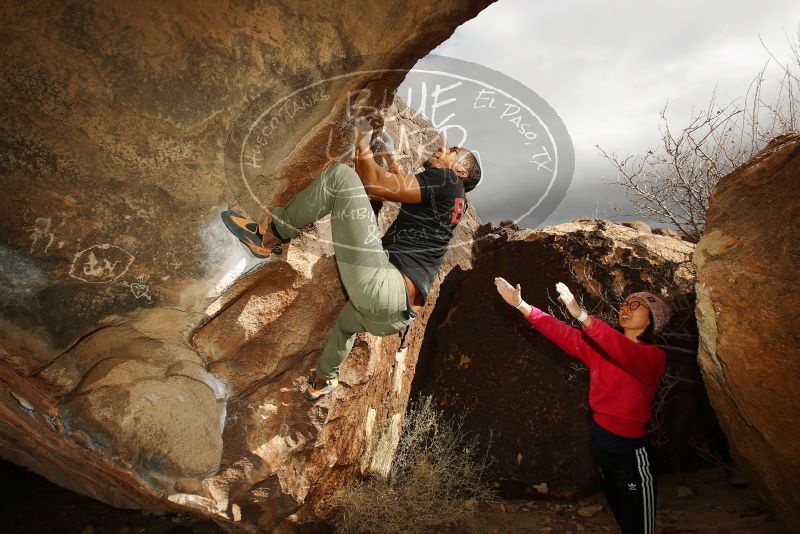 Bouldering in Hueco Tanks on 12/02/2018 with Blue Lizard Climbing and Yoga

Filename: SRM_20181202_1449120.jpg
Aperture: f/8.0
Shutter Speed: 1/250
Body: Canon EOS-1D Mark II
Lens: Canon EF 16-35mm f/2.8 L