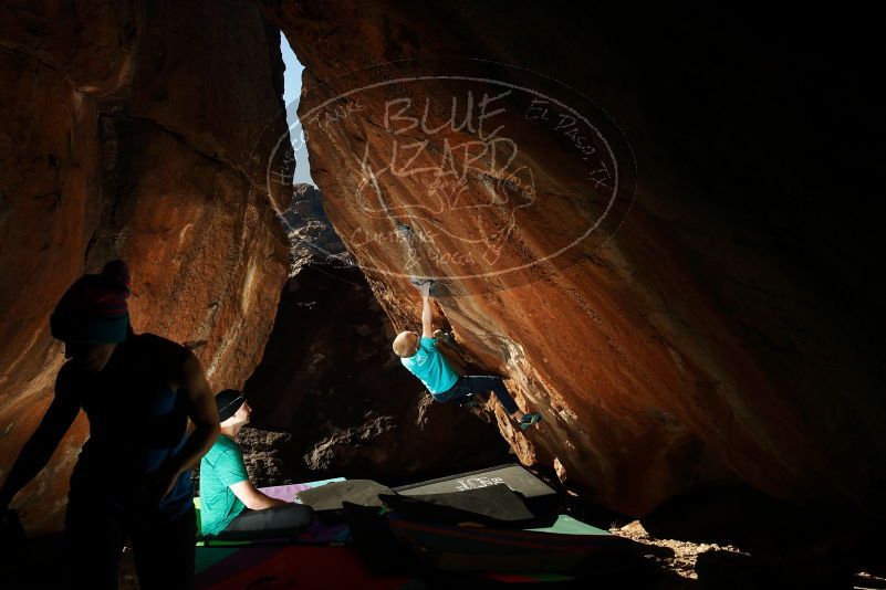 Bouldering in Hueco Tanks on 12/24/2018 with Blue Lizard Climbing and Yoga

Filename: SRM_20181224_1544550.jpg
Aperture: f/8.0
Shutter Speed: 1/250
Body: Canon EOS-1D Mark II
Lens: Canon EF 16-35mm f/2.8 L