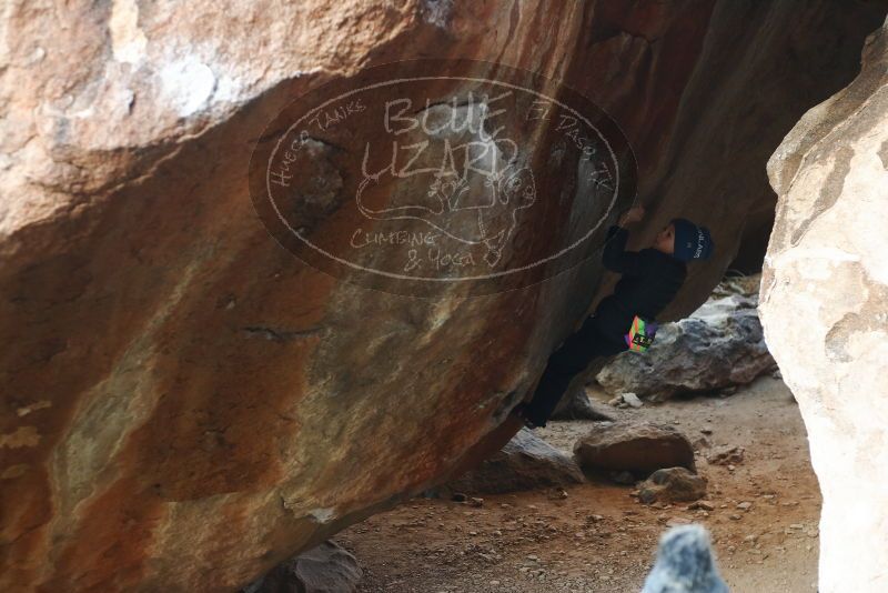 Bouldering in Hueco Tanks on 01/01/2019 with Blue Lizard Climbing and Yoga

Filename: SRM_20190101_1126270.jpg
Aperture: f/3.2
Shutter Speed: 1/250
Body: Canon EOS-1D Mark II
Lens: Canon EF 50mm f/1.8 II