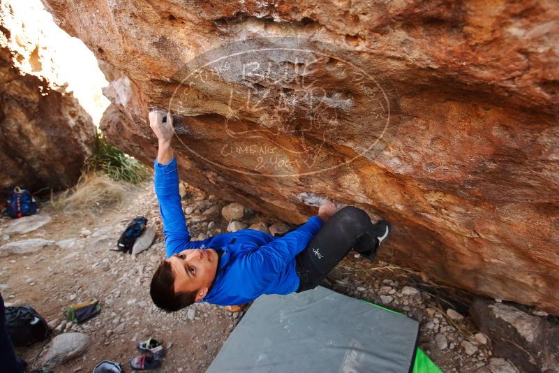 Bouldering in Hueco Tanks on 01/14/2019 with Blue Lizard Climbing and Yoga

Filename: SRM_20190114_1145260.jpg
Aperture: f/4.5
Shutter Speed: 1/250
Body: Canon EOS-1D Mark II
Lens: Canon EF 16-35mm f/2.8 L