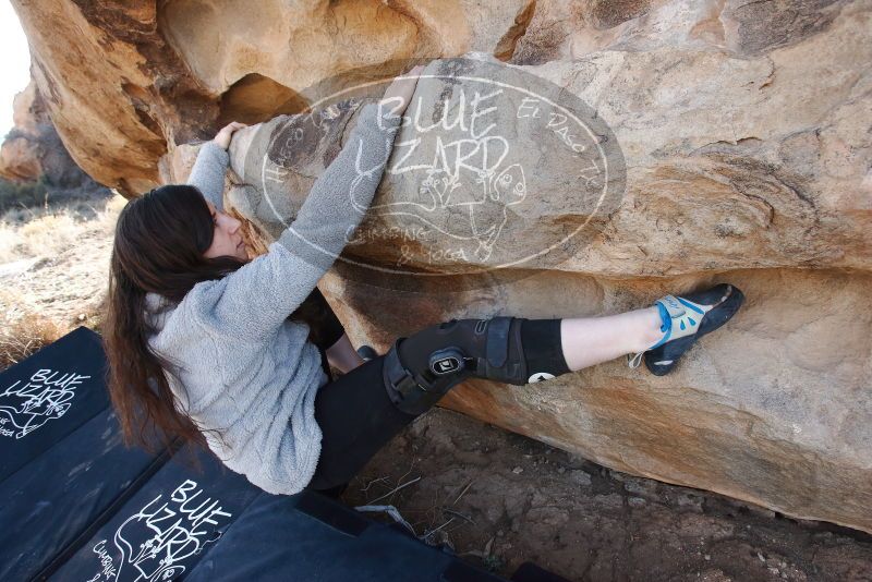 Bouldering in Hueco Tanks on 01/21/2019 with Blue Lizard Climbing and Yoga

Filename: SRM_20190121_1104000.jpg
Aperture: f/6.3
Shutter Speed: 1/250
Body: Canon EOS-1D Mark II
Lens: Canon EF 16-35mm f/2.8 L