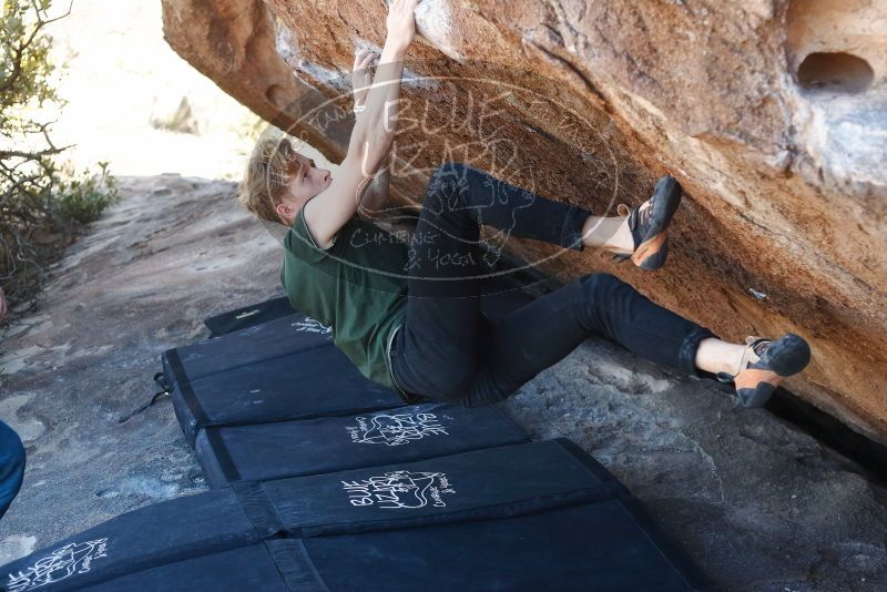 Bouldering in Hueco Tanks on 01/27/2019 with Blue Lizard Climbing and Yoga

Filename: SRM_20190127_1250140.jpg
Aperture: f/3.2
Shutter Speed: 1/400
Body: Canon EOS-1D Mark II
Lens: Canon EF 50mm f/1.8 II