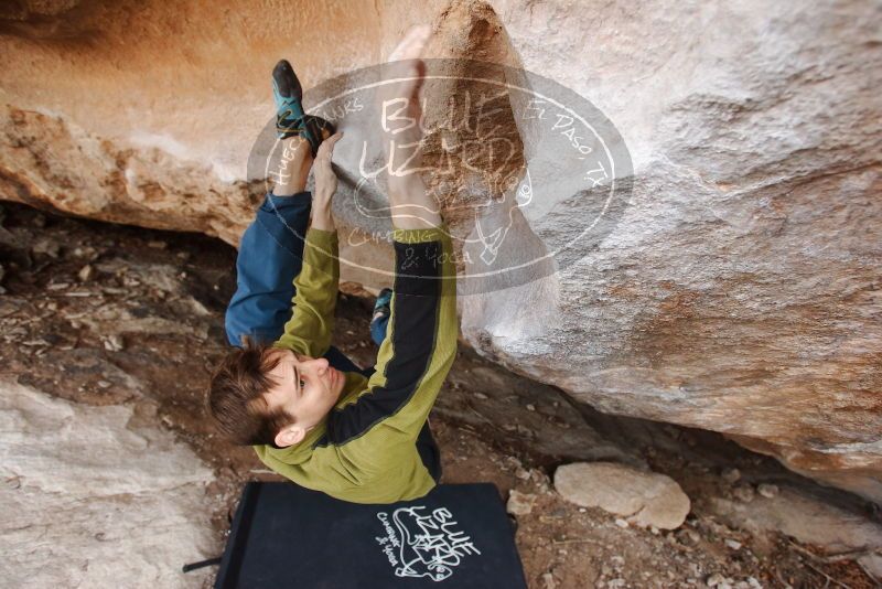 Bouldering in Hueco Tanks on 01/27/2019 with Blue Lizard Climbing and Yoga

Filename: SRM_20190127_1353500.jpg
Aperture: f/4.0
Shutter Speed: 1/400
Body: Canon EOS-1D Mark II
Lens: Canon EF 16-35mm f/2.8 L