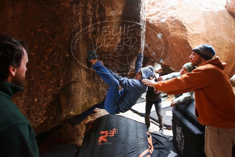 Bouldering in Hueco Tanks on 03/15/2019 with Blue Lizard Climbing and Yoga

Filename: SRM_20190315_1646550.jpg
Aperture: f/3.2
Shutter Speed: 1/100
Body: Canon EOS-1D Mark II
Lens: Canon EF 16-35mm f/2.8 L