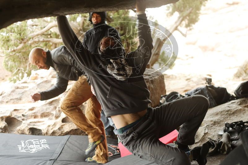 Bouldering in Hueco Tanks on 03/16/2019 with Blue Lizard Climbing and Yoga

Filename: SRM_20190316_1255160.jpg
Aperture: f/2.8
Shutter Speed: 1/400
Body: Canon EOS-1D Mark II
Lens: Canon EF 50mm f/1.8 II