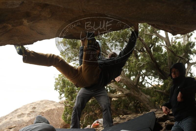 Bouldering in Hueco Tanks on 03/16/2019 with Blue Lizard Climbing and Yoga

Filename: SRM_20190316_1257120.jpg
Aperture: f/4.5
Shutter Speed: 1/800
Body: Canon EOS-1D Mark II
Lens: Canon EF 50mm f/1.8 II