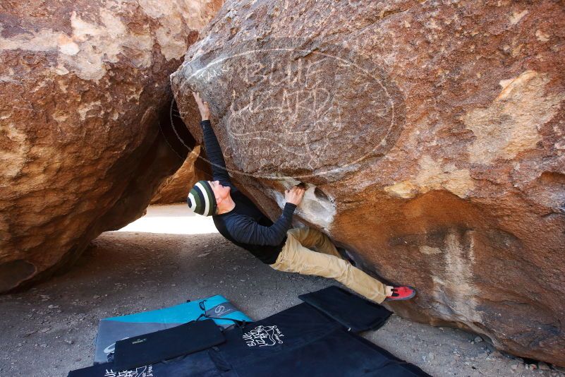 Bouldering in Hueco Tanks on 03/31/2019 with Blue Lizard Climbing and Yoga

Filename: SRM_20190331_1044020.jpg
Aperture: f/5.6
Shutter Speed: 1/250
Body: Canon EOS-1D Mark II
Lens: Canon EF 16-35mm f/2.8 L