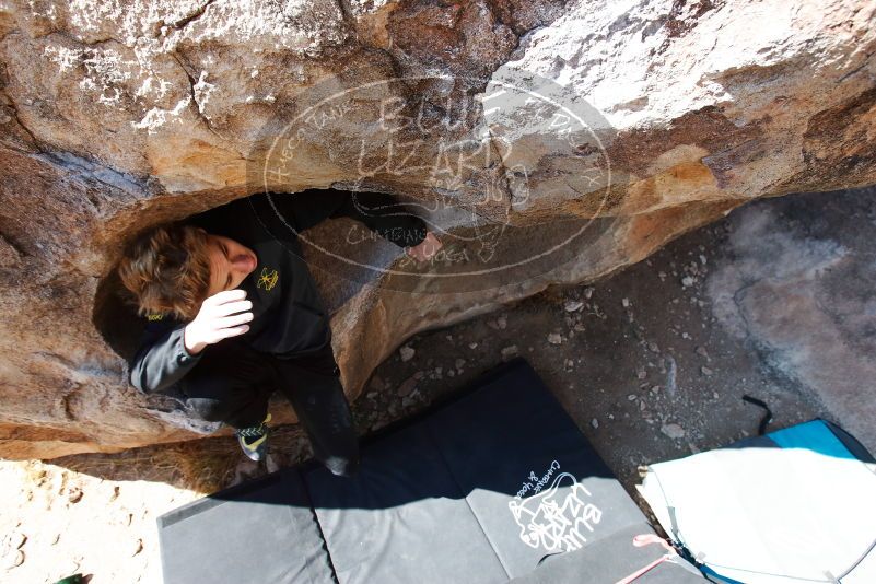 Bouldering in Hueco Tanks on 03/31/2019 with Blue Lizard Climbing and Yoga

Filename: SRM_20190331_1104500.jpg
Aperture: f/5.6
Shutter Speed: 1/250
Body: Canon EOS-1D Mark II
Lens: Canon EF 16-35mm f/2.8 L