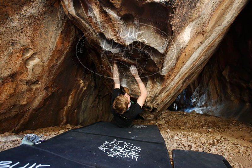 Bouldering in Hueco Tanks on 04/05/2019 with Blue Lizard Climbing and Yoga

Filename: SRM_20190405_1315410.jpg
Aperture: f/4.0
Shutter Speed: 1/60
Body: Canon EOS-1D Mark II
Lens: Canon EF 16-35mm f/2.8 L