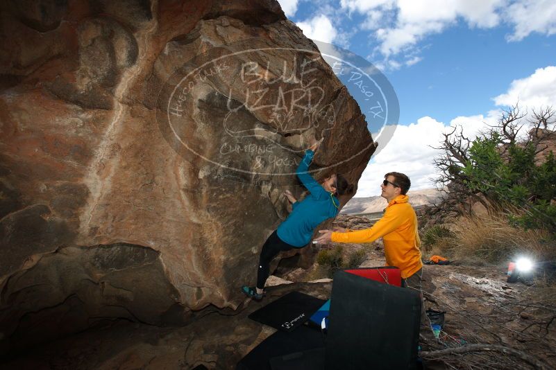 Bouldering in Hueco Tanks on 04/13/2019 with Blue Lizard Climbing and Yoga

Filename: SRM_20190413_1420340.jpg
Aperture: f/5.6
Shutter Speed: 1/250
Body: Canon EOS-1D Mark II
Lens: Canon EF 16-35mm f/2.8 L